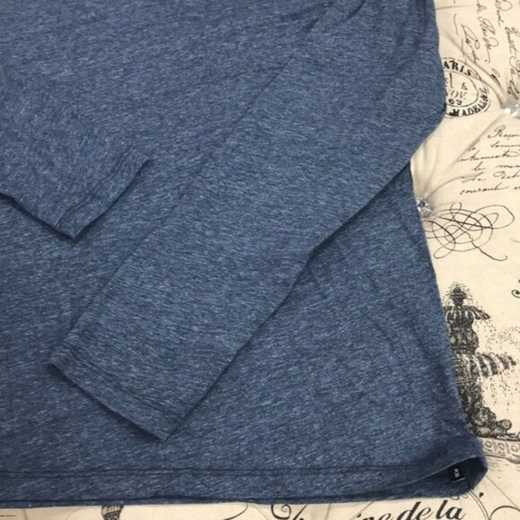 Robert Barakett Flynn V-Neck T-Shirt - Picture 3 of 5